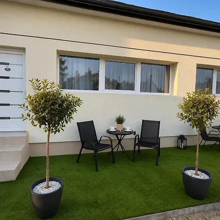 Apartman Vibe S37 Modern & Garden